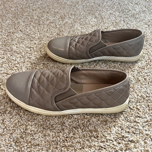 Steve Madden Zaander Quilted Slip On Sneakers Taupe Grey Brown Size 10 - Picture 5 of 11